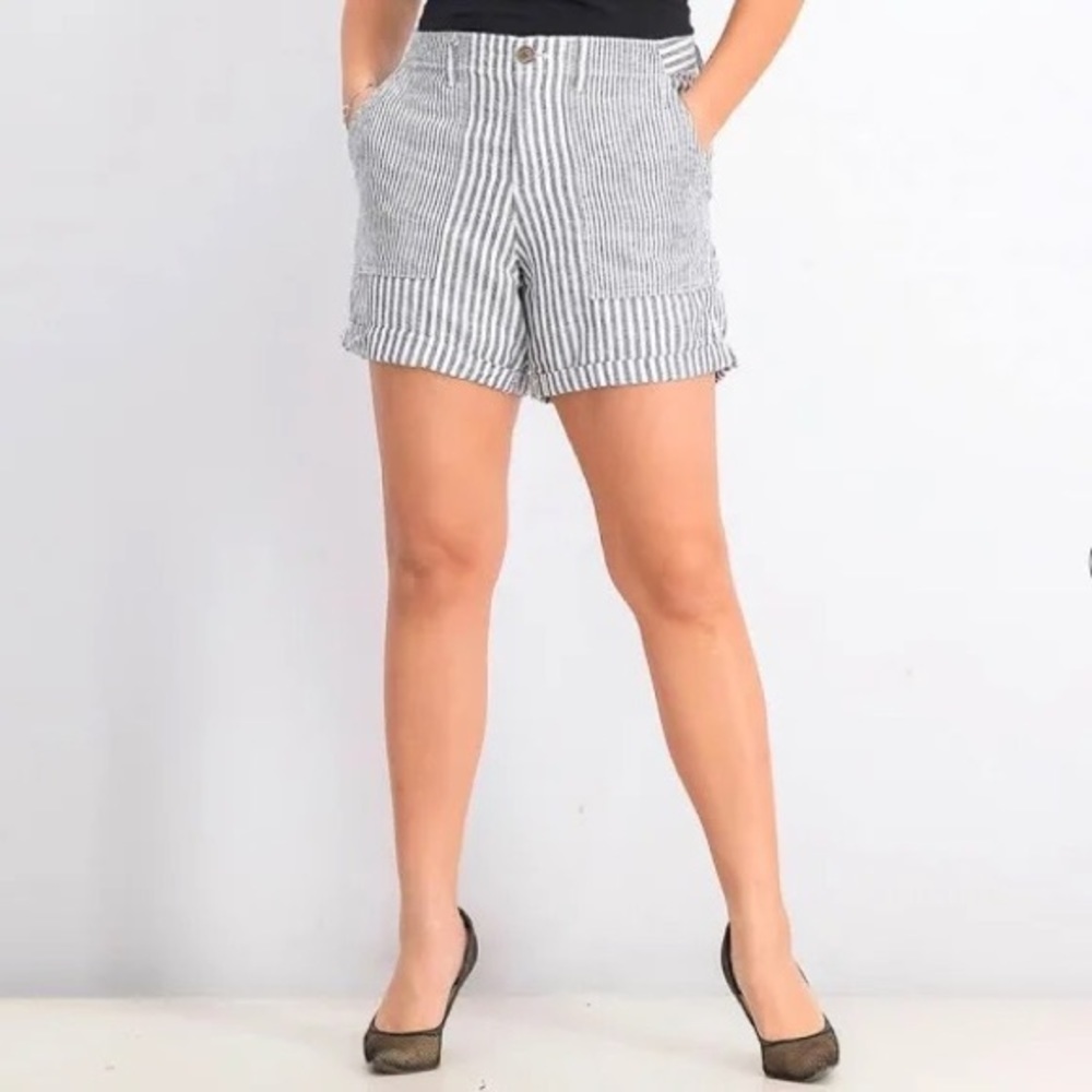 🩵 GAP Blue White Striped Cuffed Shorts Juniors Size 1